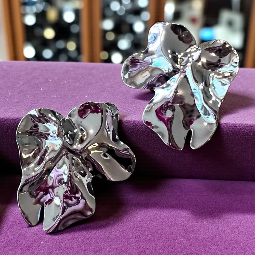 Shiny Metallic Flower Earrings with an 80’s Vibe